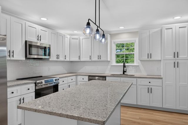 9512 Heathwood Drive, Ooltewah, TN 37363