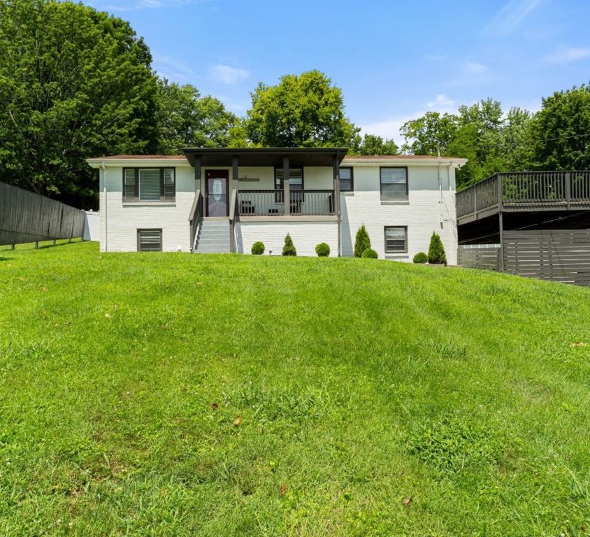 213 Riverwood Dr, Hendersonville, TN 37075