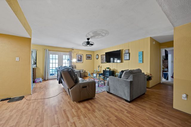 241 S Young Boulevard, Desoto, TX 75115