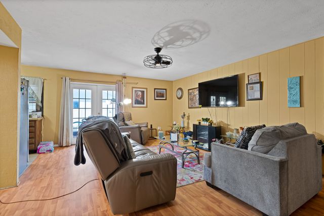241 S Young Boulevard, Desoto, TX 75115