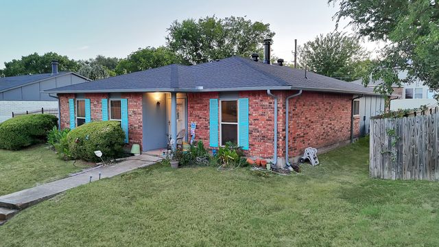 241 S Young Boulevard, Desoto, TX 75115
