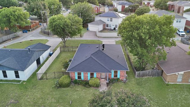 241 S Young Boulevard, Desoto, TX 75115