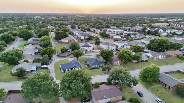 241 S Young Boulevard, Desoto, TX 75115