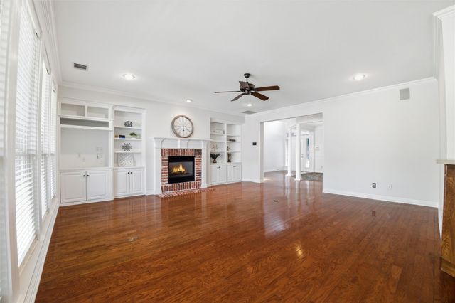 718 Morningside Drive, Mansfield, TX 76063