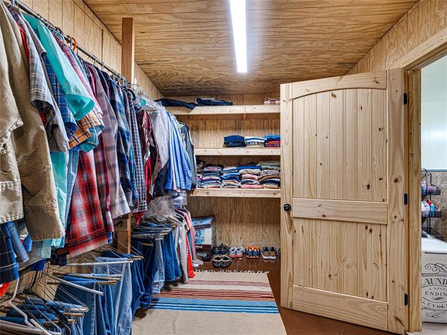 9505 E McElroy Road, Stillwater, OK 74075