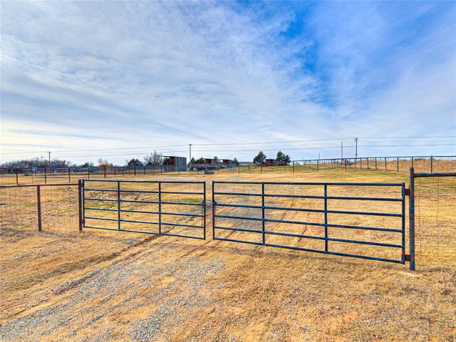 9505 E McElroy Road, Stillwater, OK 74075