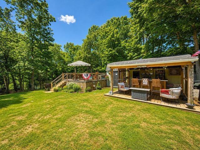 978 Main St, Hanover, MA 02339