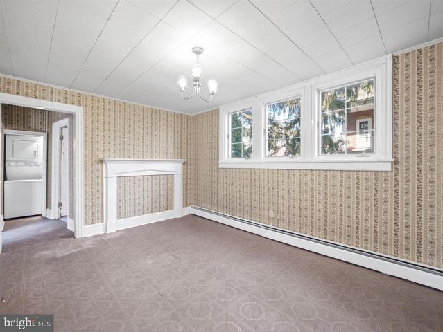 141 S WASHINGTON ST, Greencastle, PA 17225