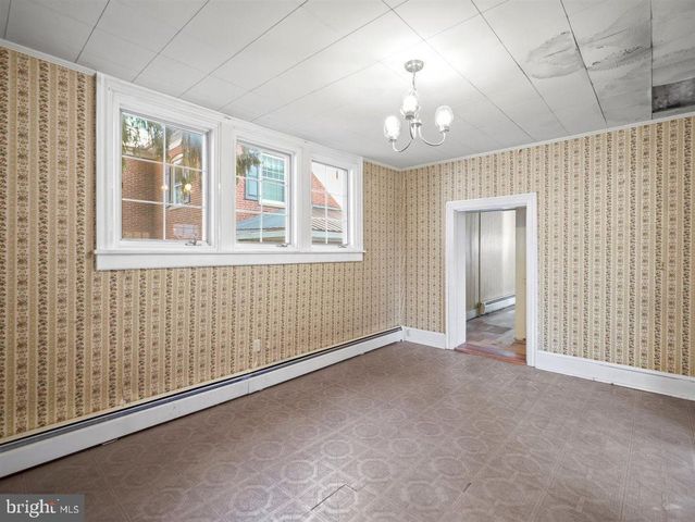 141 S WASHINGTON ST, Greencastle, PA 17225