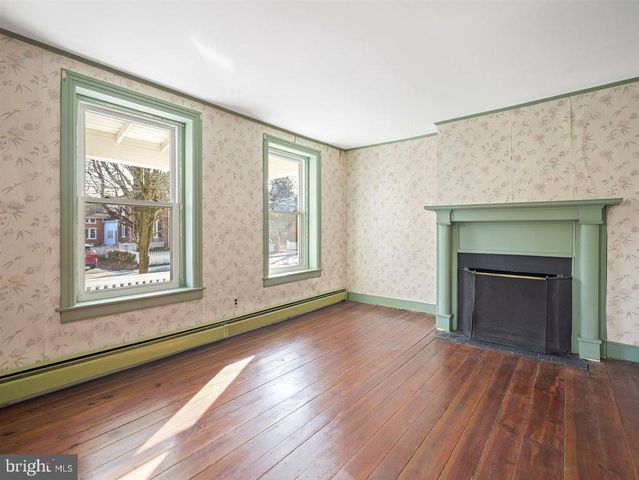 141 S WASHINGTON ST, Greencastle, PA 17225