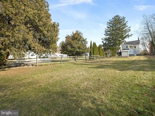 141 S WASHINGTON ST, Greencastle, PA 17225