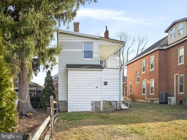 141 S WASHINGTON ST, Greencastle, PA 17225