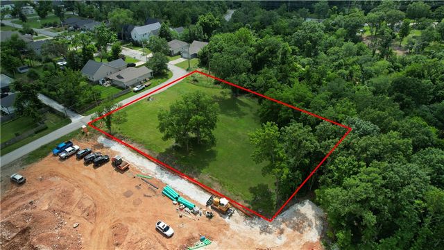 201 Valley, Bentonville, AR 72712