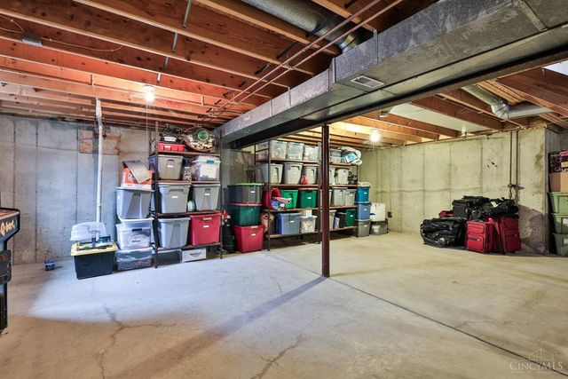 6696 Raven Crest, Liberty Twp, OH 45011