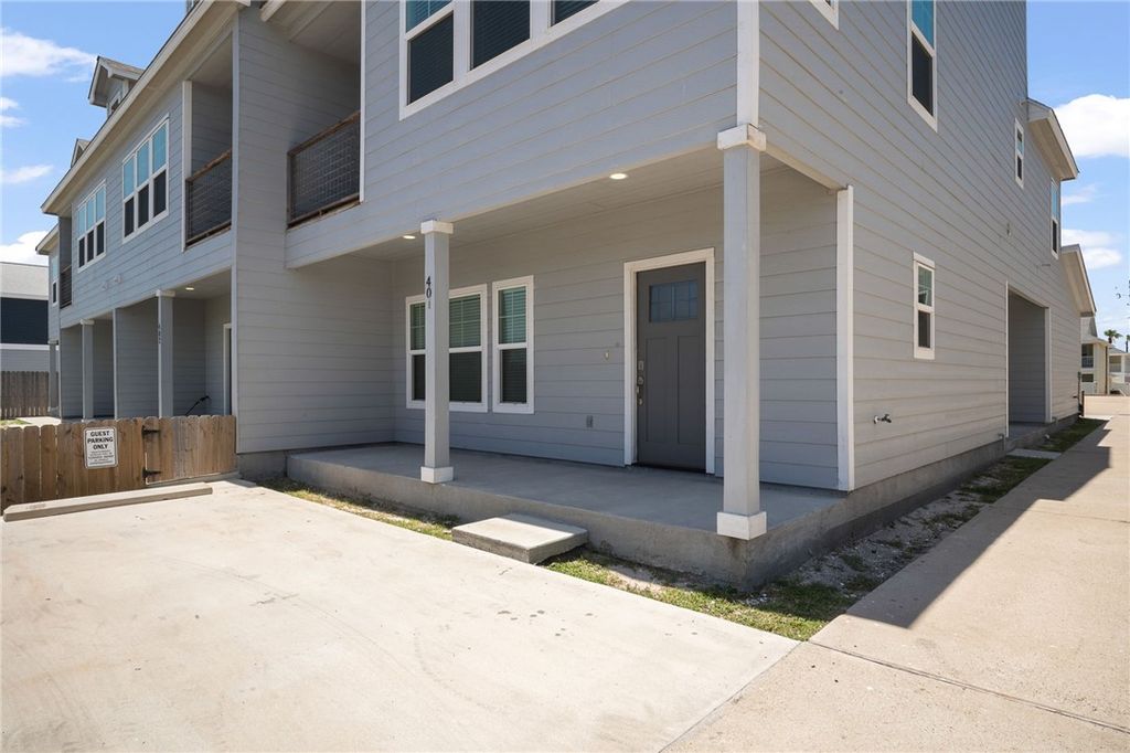 15217 Windward Dr 401, Corpus Christi, TX 78418 — photo 2