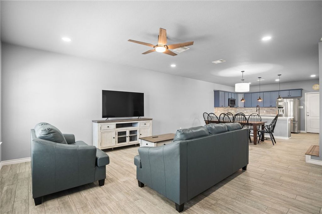 15217 Windward Dr 401, Corpus Christi, TX 78418 — photo 3