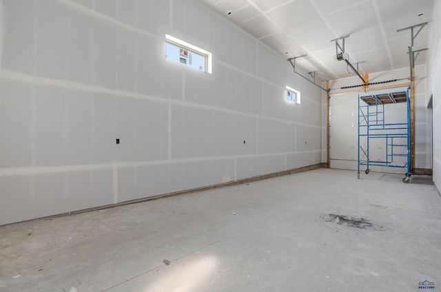 6490 ANDERSON RD, Summerset, SD 57719