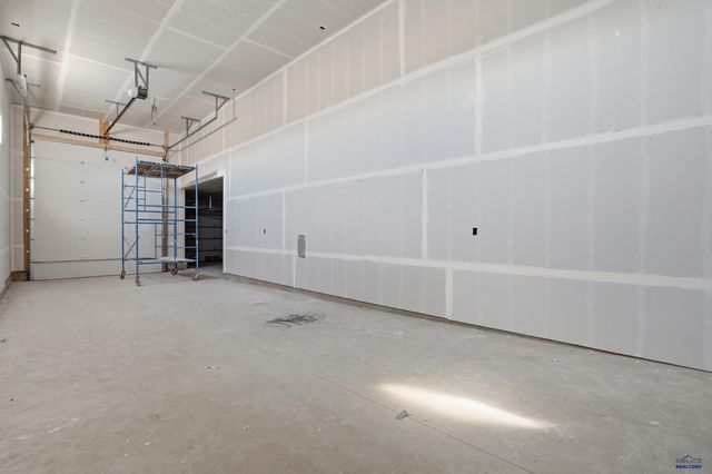 6490 ANDERSON RD, Summerset, SD 57719