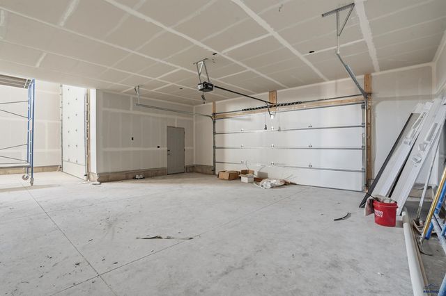 6490 ANDERSON RD, Summerset, SD 57719