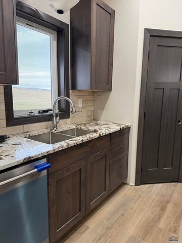 6490 ANDERSON RD, Summerset, SD 57718