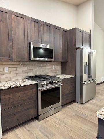 6490 ANDERSON RD, Summerset, SD 57718
