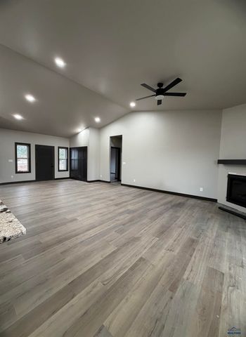 6490 ANDERSON RD, Summerset, SD 57718