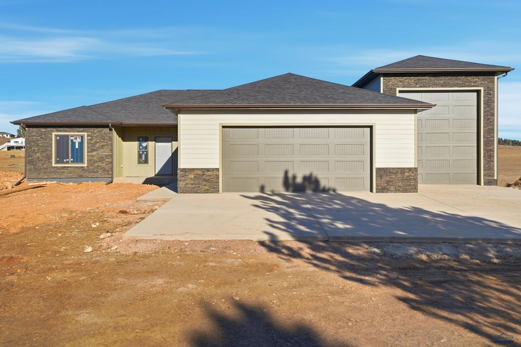 6490 ANDERSON RD, Summerset, SD 57719