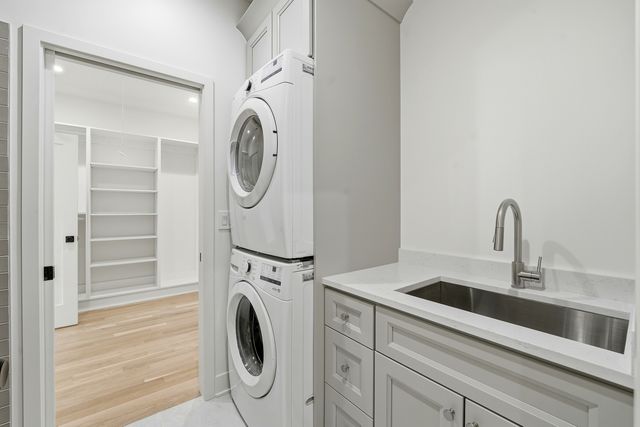 944 Rosemary Terrace, Deerfield, IL 60015