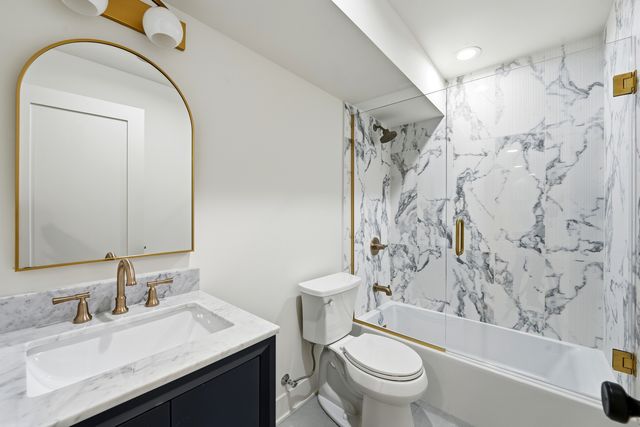 944 Rosemary Terrace, Deerfield, IL 60015