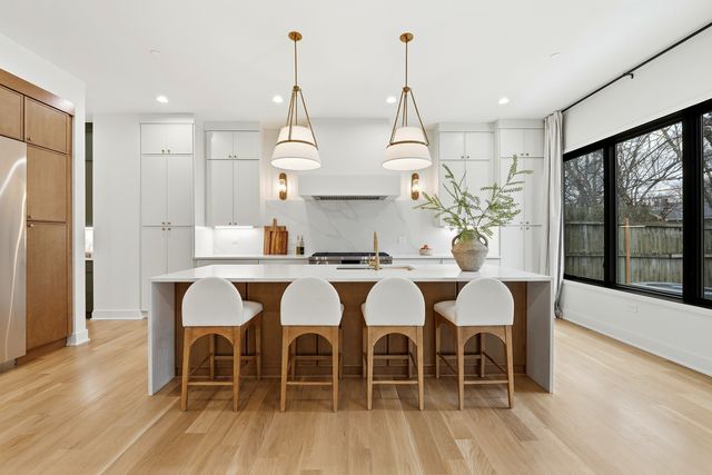 944 Rosemary Terrace, Deerfield, IL 60015