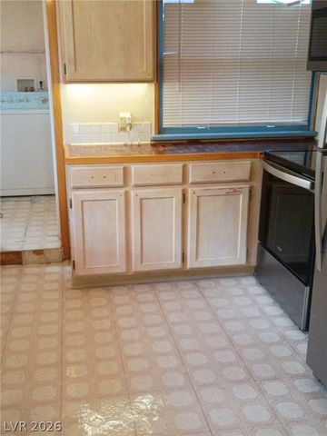 1028 Francis Avenue, Las Vegas, NV 89104
