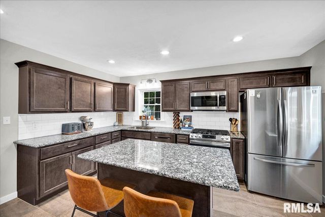 3105 N BIGELOW Street, Peoria, IL 61604