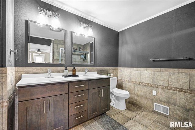 3105 N BIGELOW Street, Peoria, IL 61604