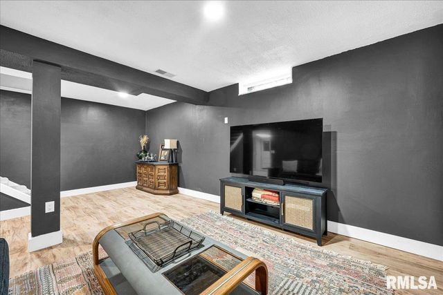 3105 N BIGELOW Street, Peoria, IL 61604