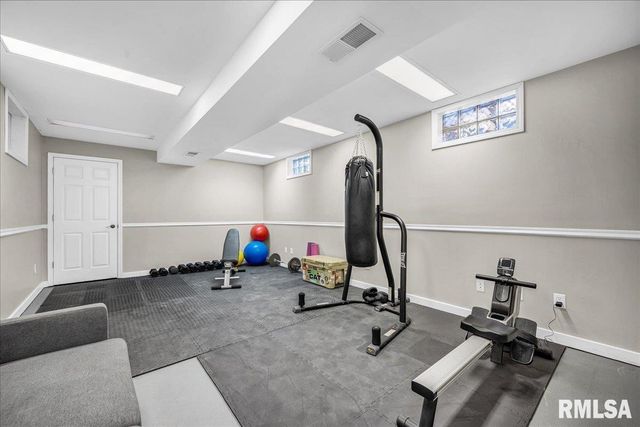 3105 N BIGELOW Street, Peoria, IL 61604