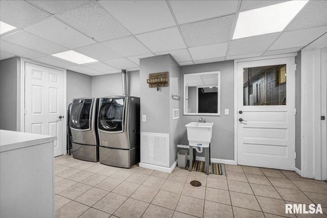 3105 N BIGELOW Street, Peoria, IL 61604