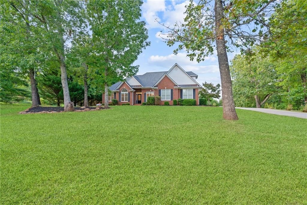 129 Eagle Pointe Drive, Dahlonega, GA 30533