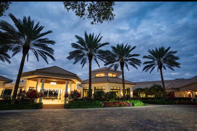 7509 Glendevon Lane 1002, Delray Beach, FL 33446