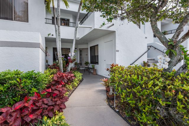 7509 Glendevon Lane 1002, Delray Beach, FL 33446