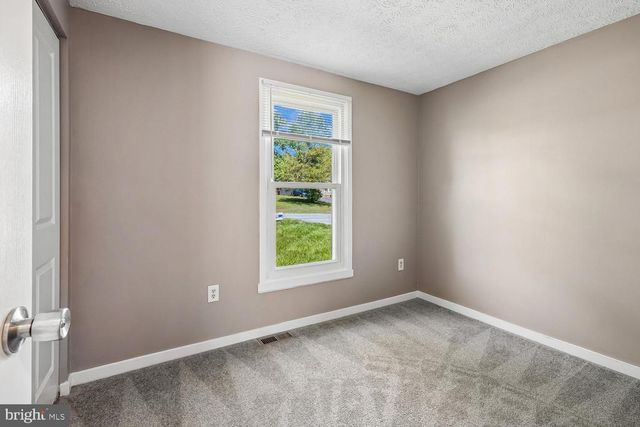 11106 HUNTINGTON WOODS CIR, Fredericksburg, VA 22407