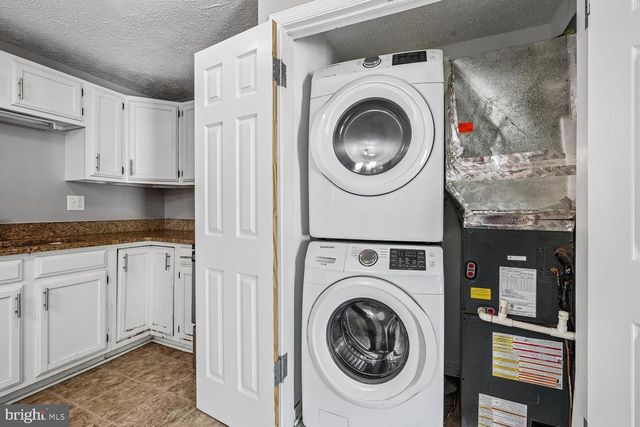 11106 HUNTINGTON WOODS CIR, Fredericksburg, VA 22407