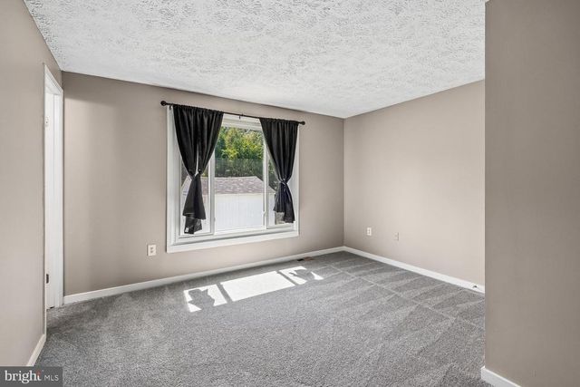 11106 HUNTINGTON WOODS CIR, Fredericksburg, VA 22407