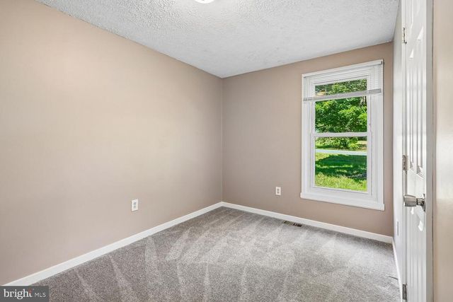 11106 HUNTINGTON WOODS CIR, Fredericksburg, VA 22407