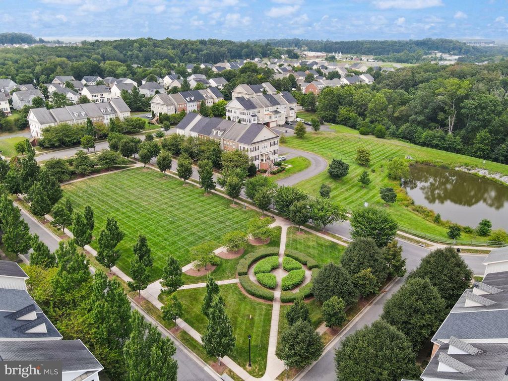 11823 WHITWORTH CANNON LN, Bristow, VA 20136