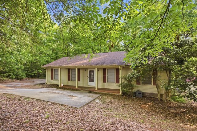 858 Robinhood Drive, Walhalla, SC 29691