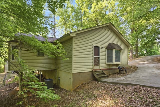 858 Robinhood Drive, Walhalla, SC 29691