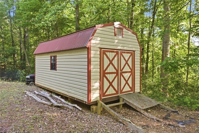 858 Robinhood Drive, Walhalla, SC 29691