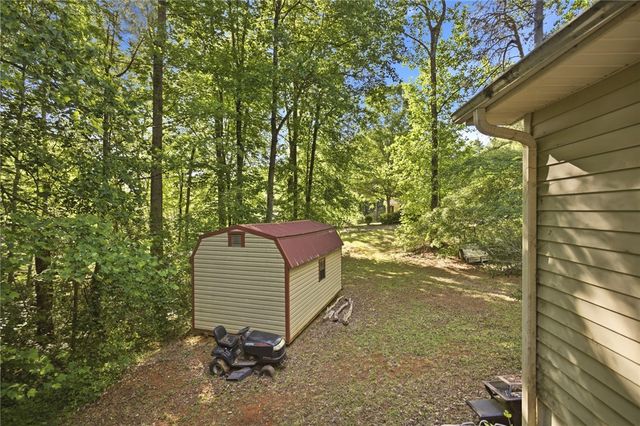 858 Robinhood Drive, Walhalla, SC 29691