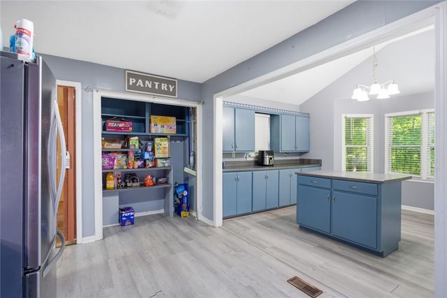 858 Robinhood Drive, Walhalla, SC 29691