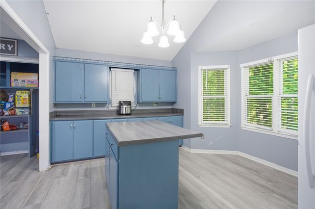 858 Robinhood Drive, Walhalla, SC 29691